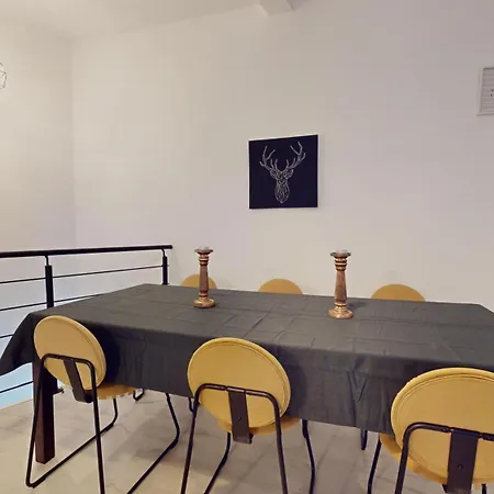 Le Nid Cache Apartment